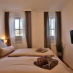 Vivaldi - 3 *
